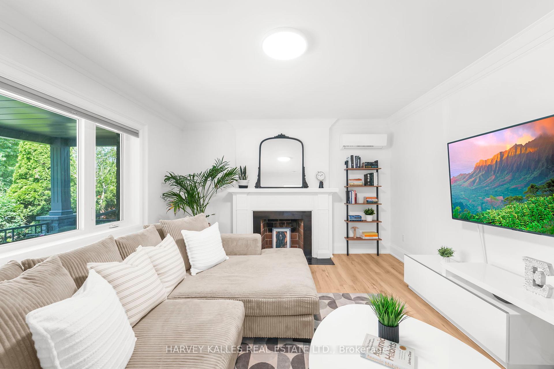 243 Northcliffe Boulevard