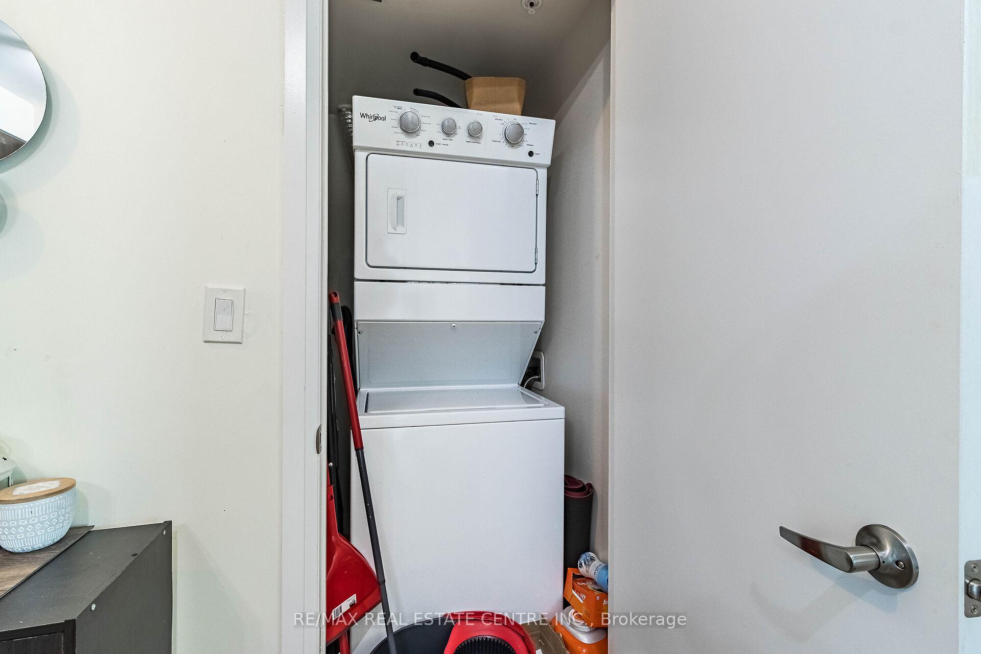 2 Bedrooms Condo at 22 East Haven,  Toronto For sale