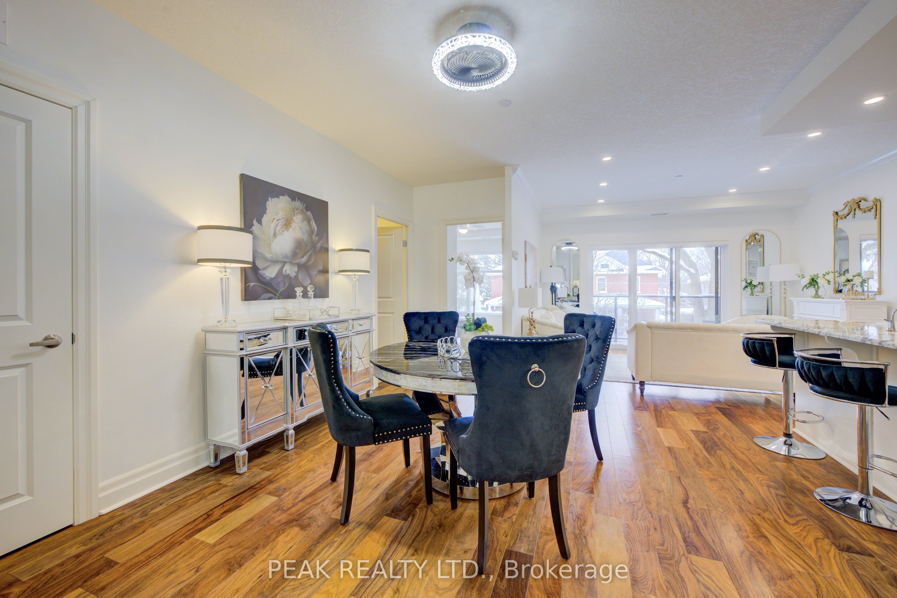 255 John Street N, #213