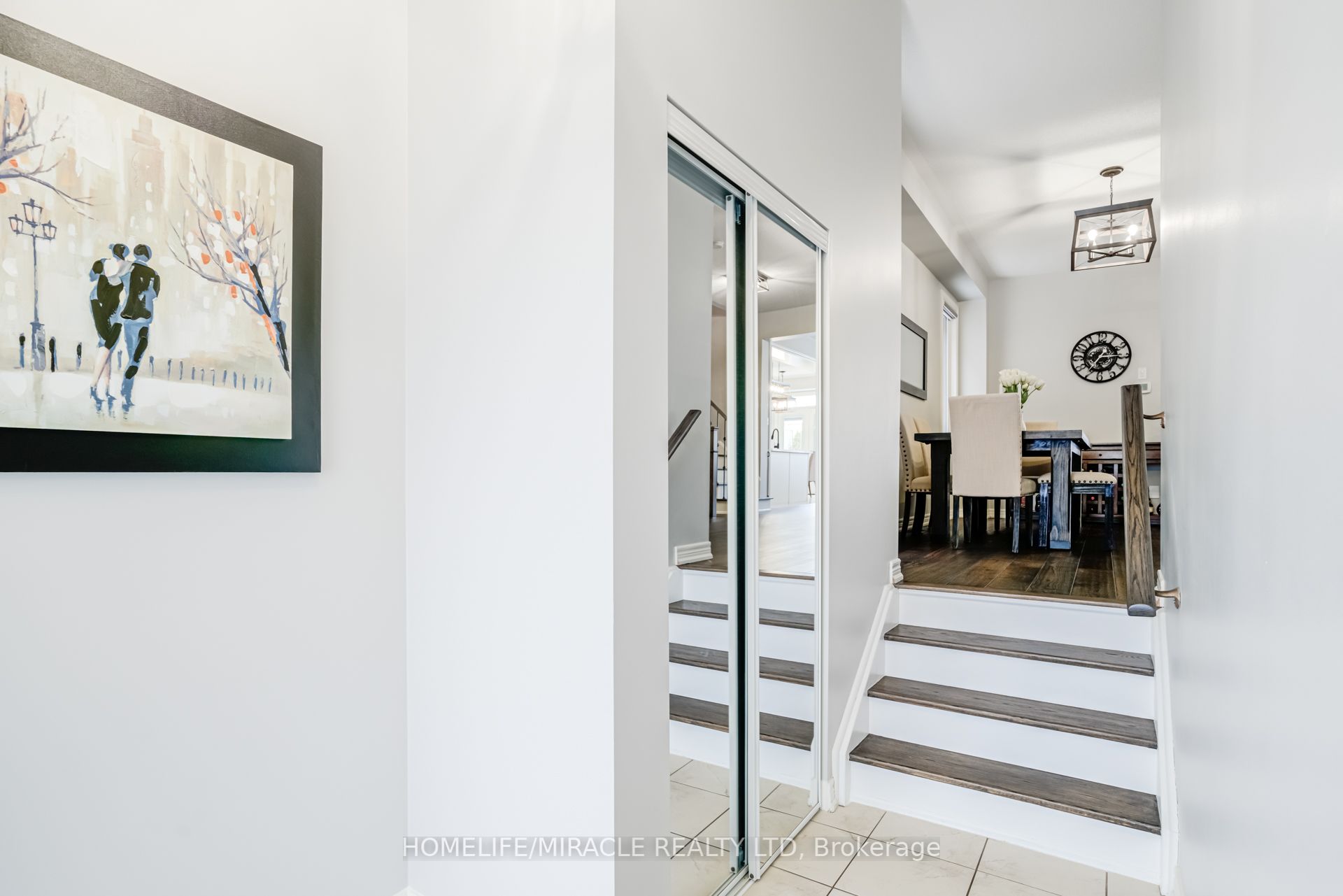 36 Hoard Avenue N