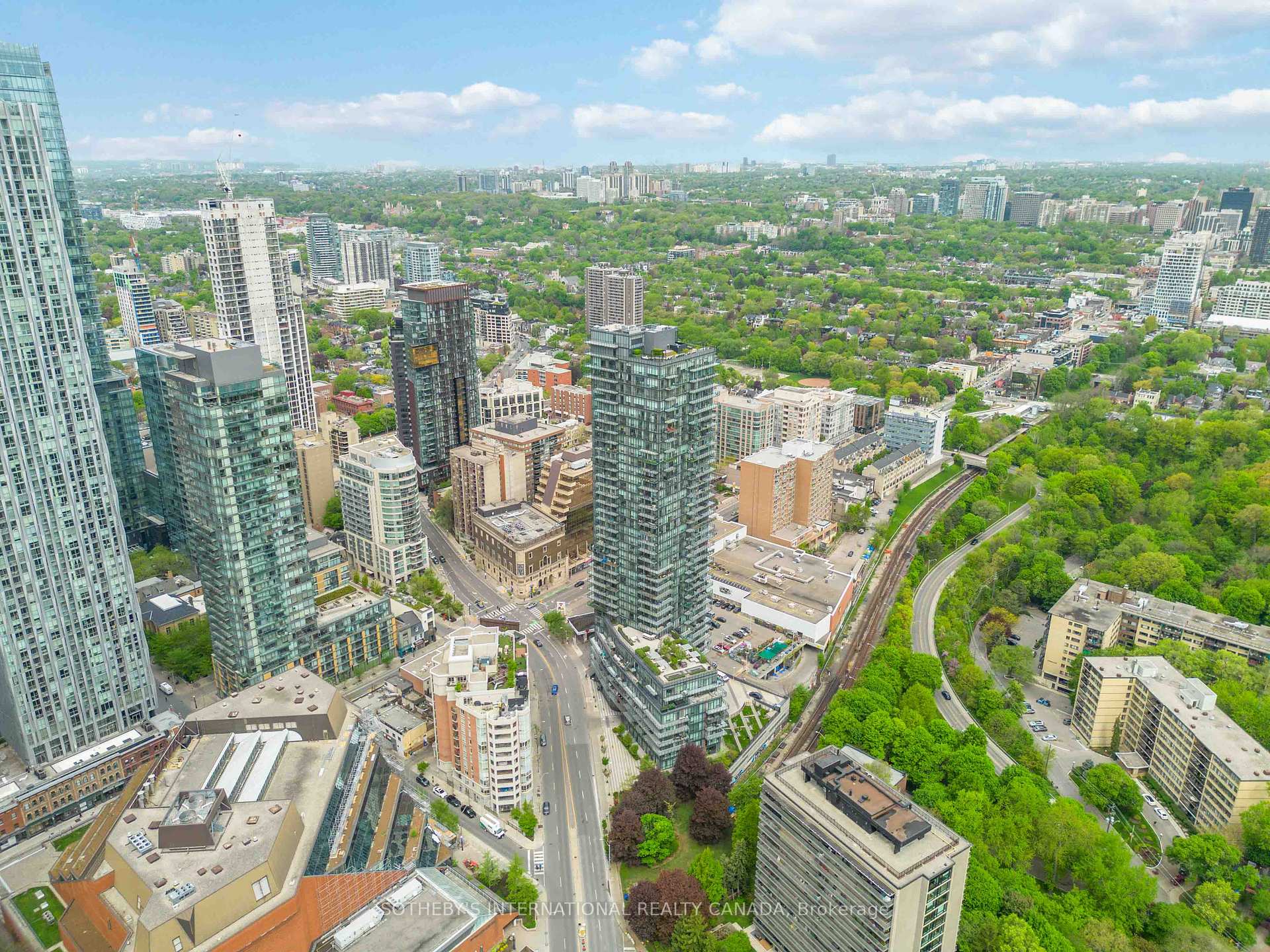 2 Bedrooms Condo at 825 Church, Toronto For sale