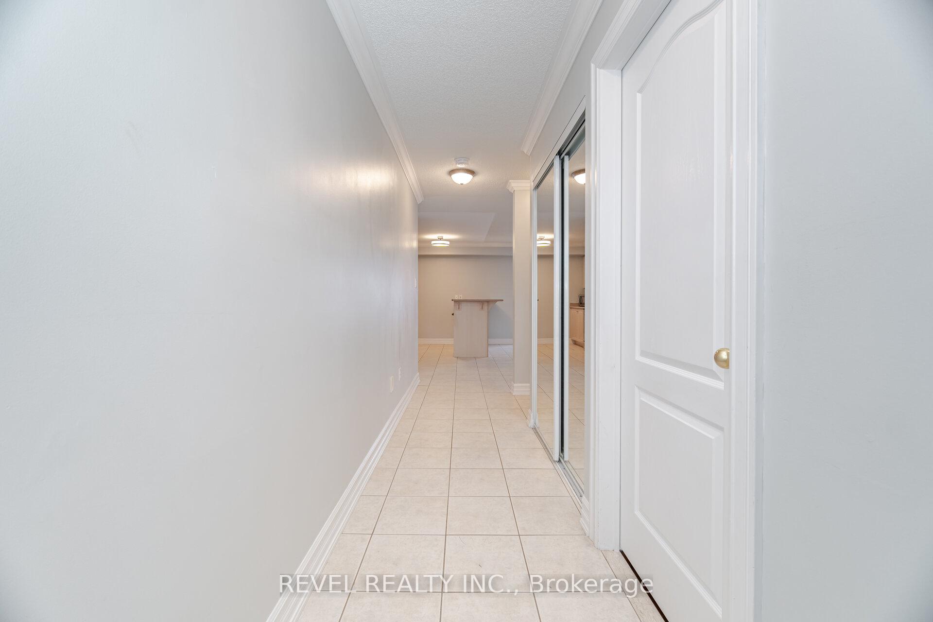 2 Bedrooms Condo at 1489 Heritage, Oakville For sale