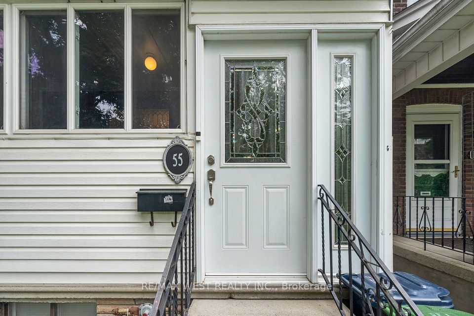 55 Lynd Avenue, Toronto, ON M6R 1T8