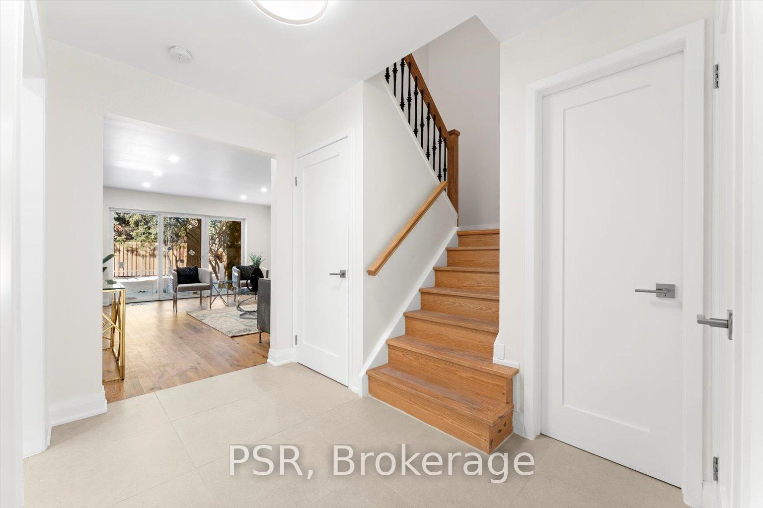 4 Bedrooms Condo at 42 Crimson Millway, Toronto For sale