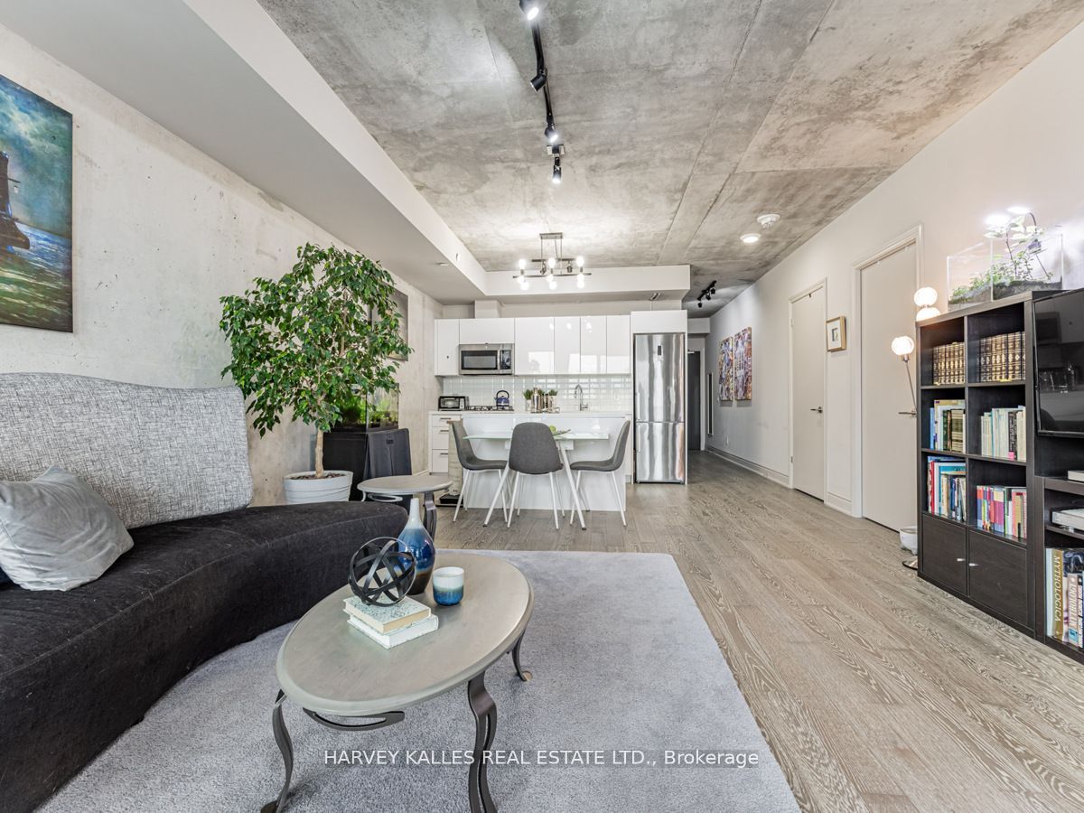608 Richmond Street W 816
