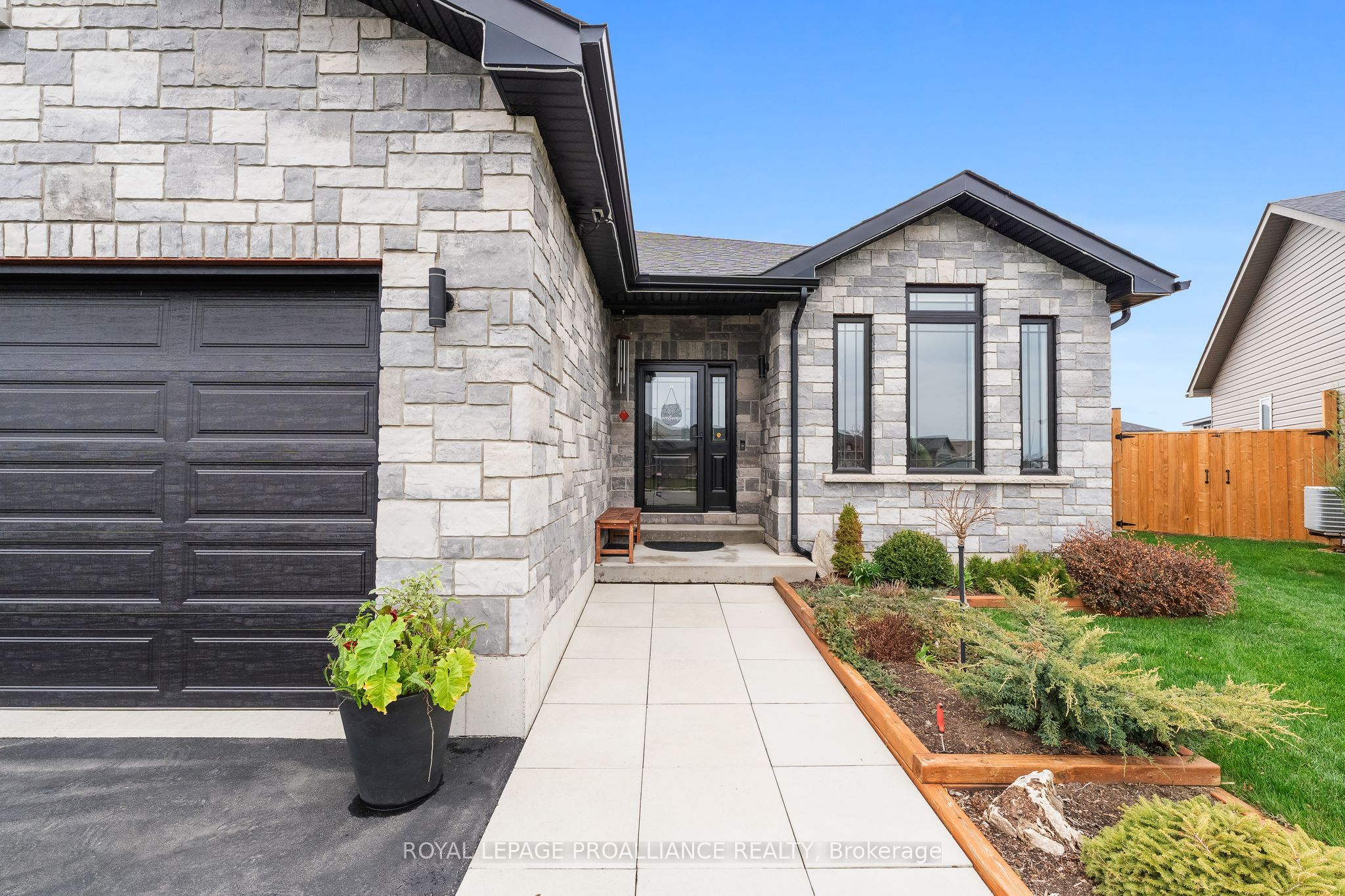 74 Deacon Place, Belleville, ON K8P 5G4