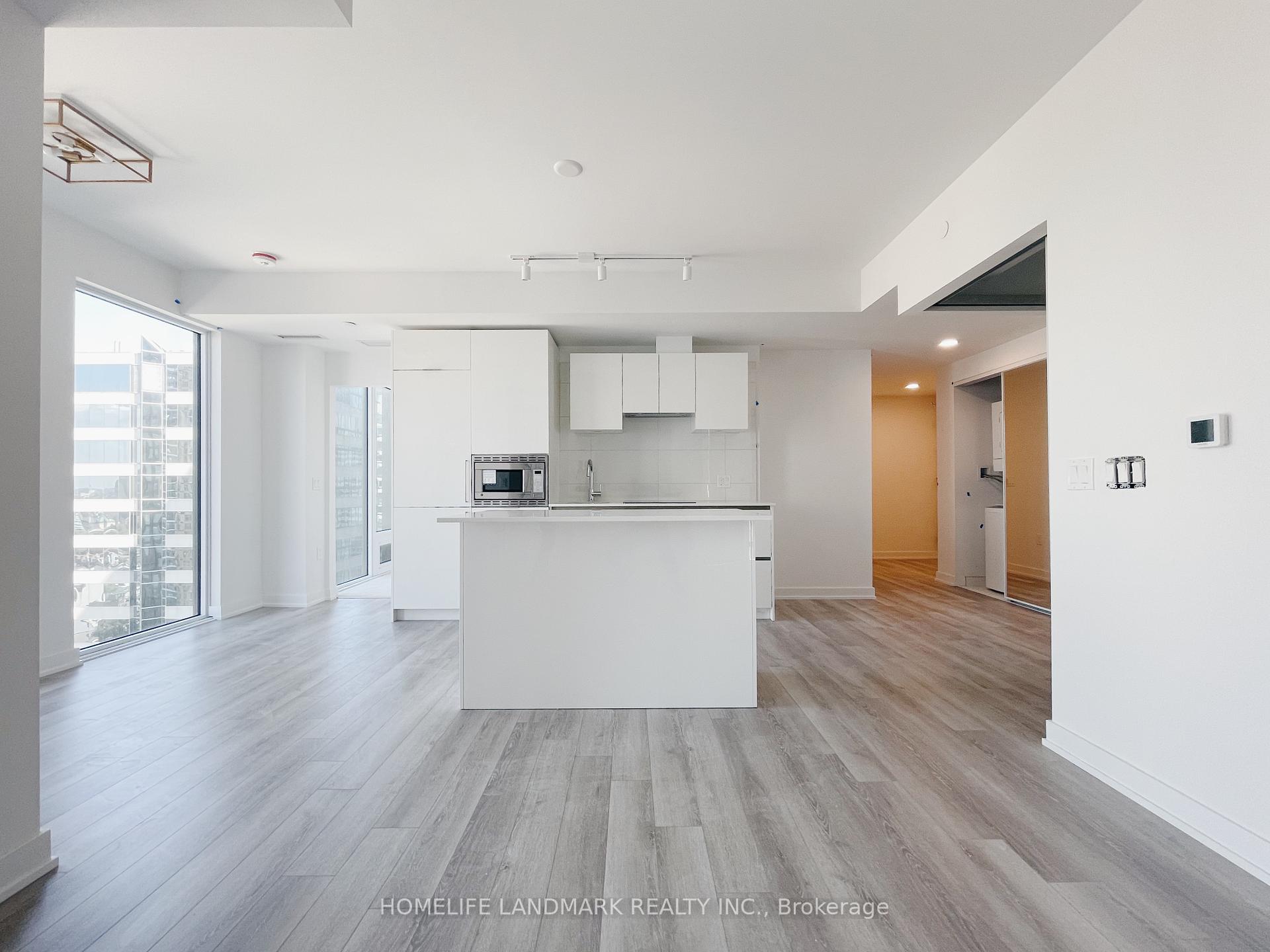 3 Bedrooms Condo at 238 Simcoe,  Toronto For sale