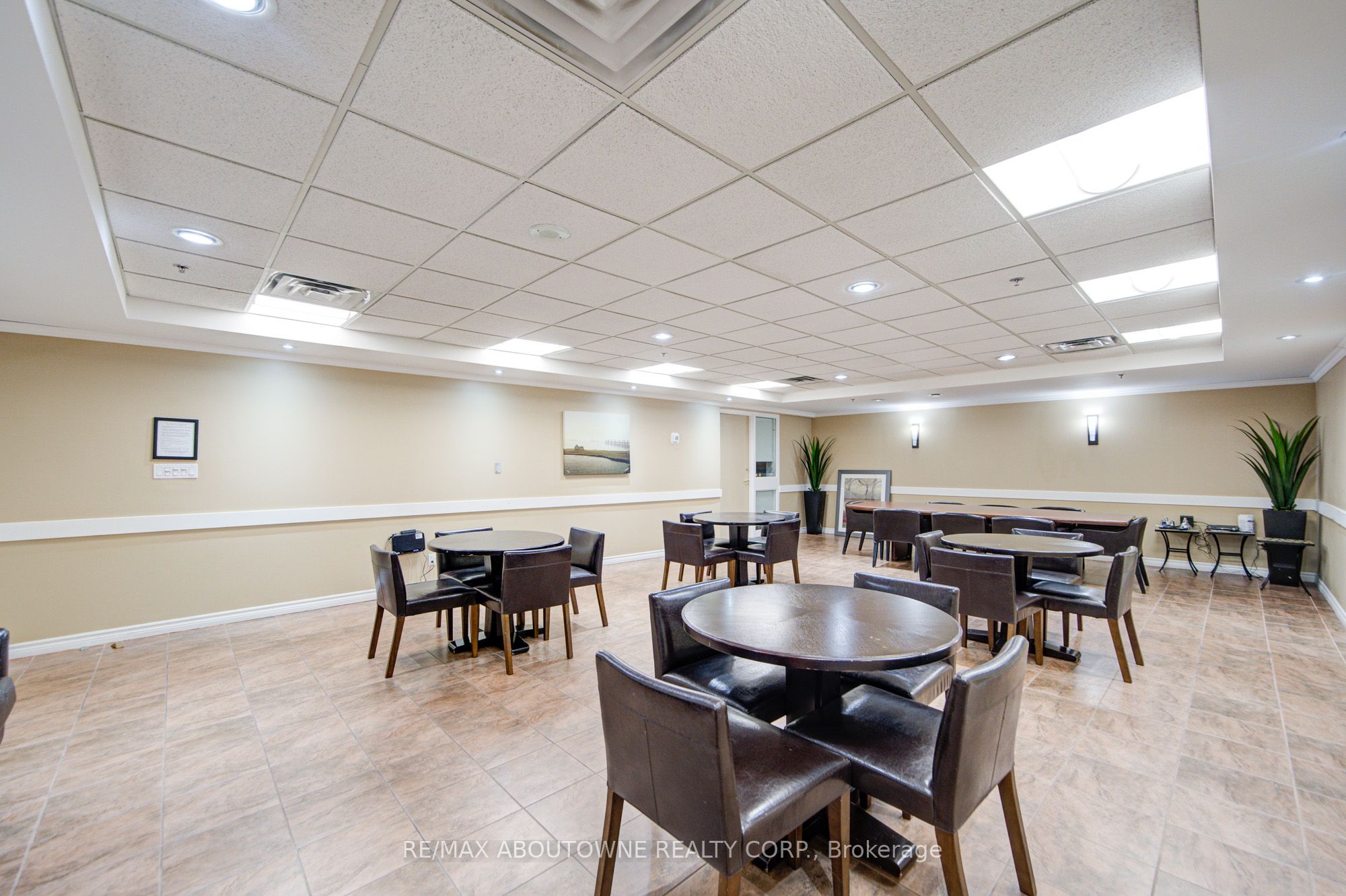 1276 Maple Crossing Boulevard, #1008