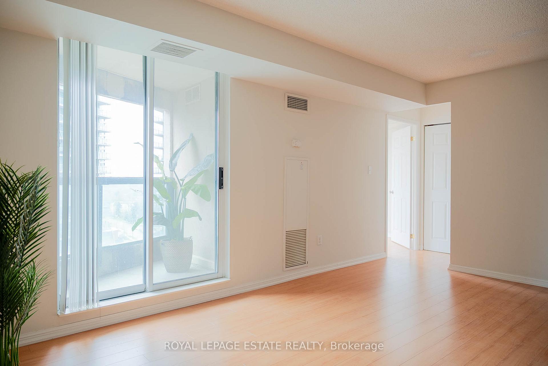 3 Bedrooms Condo at 23 Lorraine,  Toronto For sale