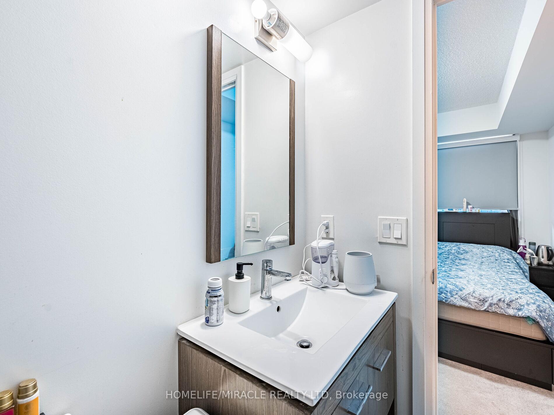 3 Bedrooms Condo at 30 Meadowglen, Toronto For sale