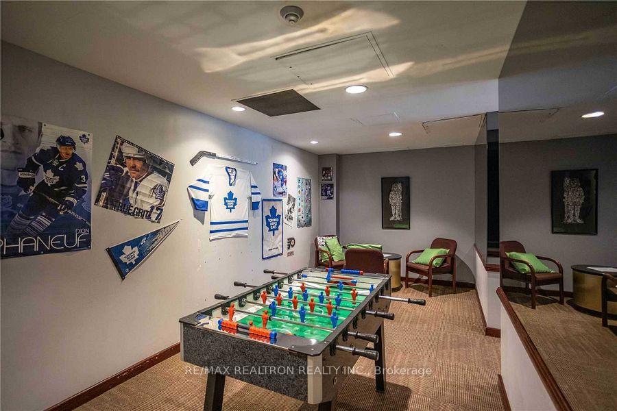 2 Bedrooms Condo at 3233 Eglinton,  Toronto For sale