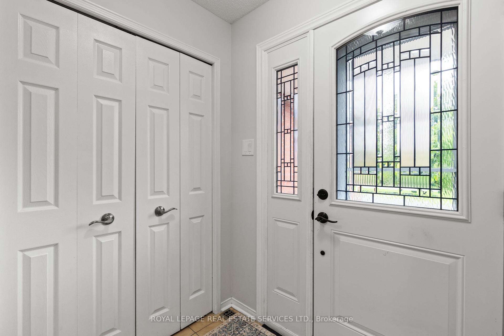 3 Bedrooms Condo at 2065 Amherst Heights, Burlington For sale