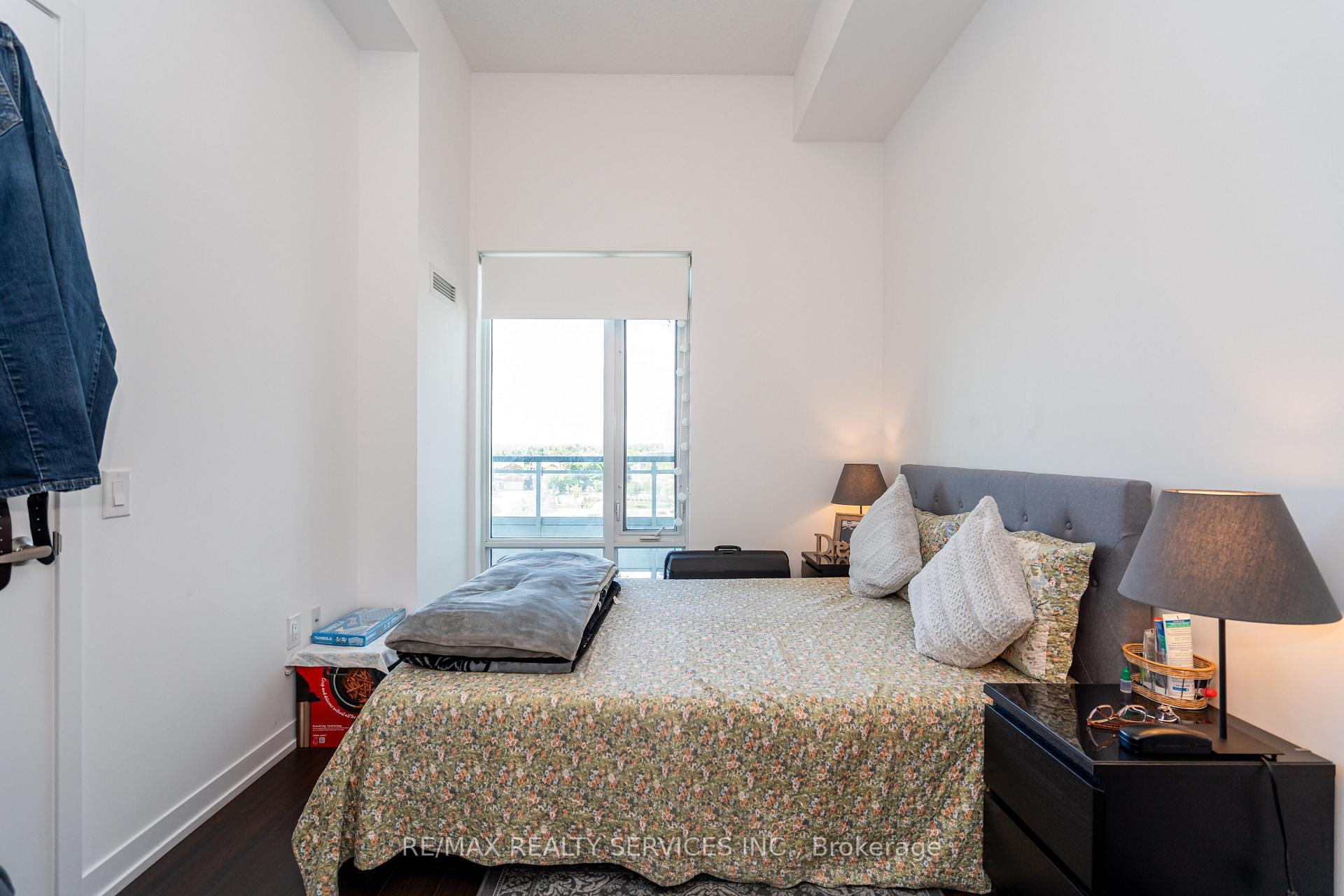 1 Bedroom Condo at 2560 Eglinton, Mississauga For sale