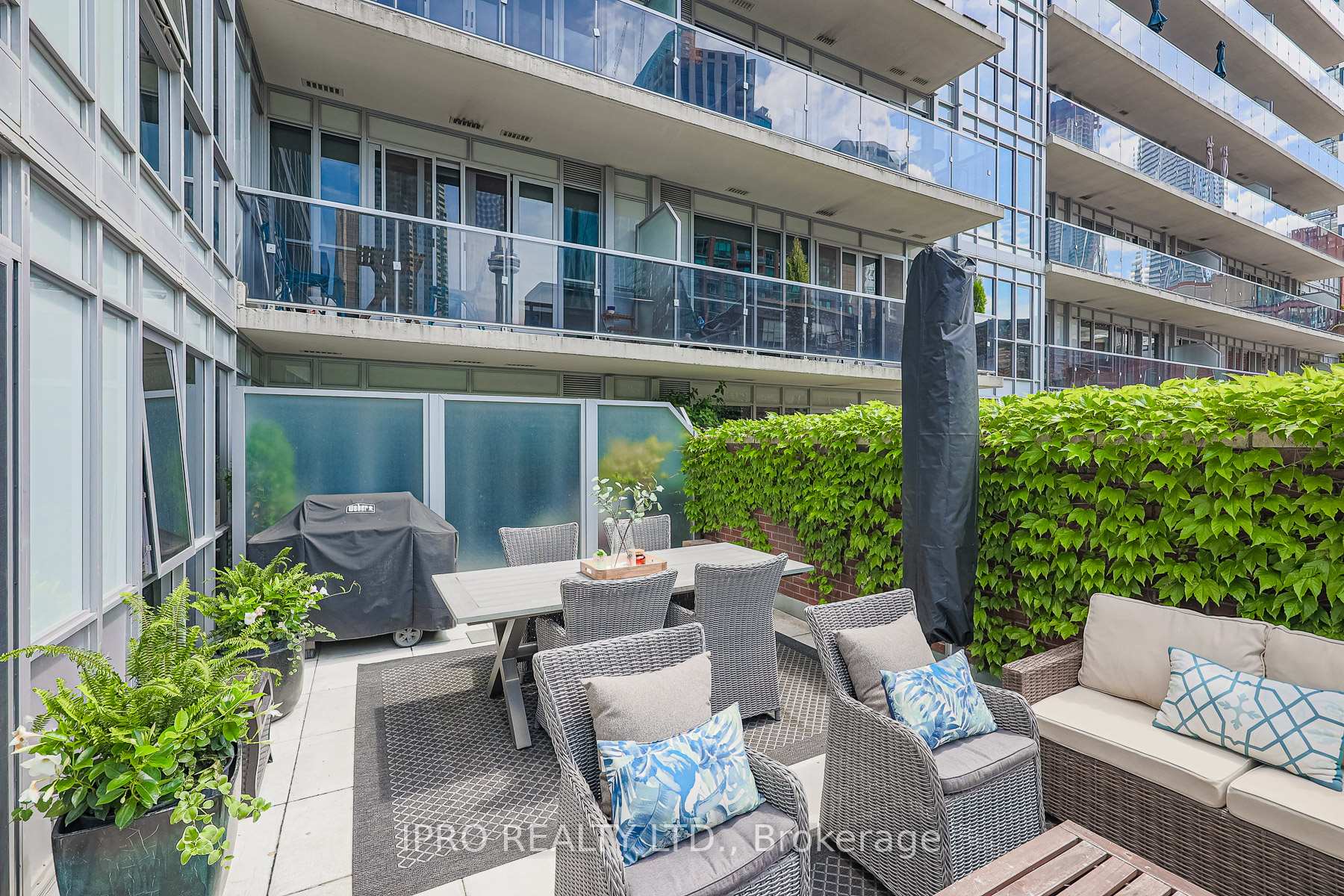 1 Bedroom Condo at 55 Front, Toronto For sale