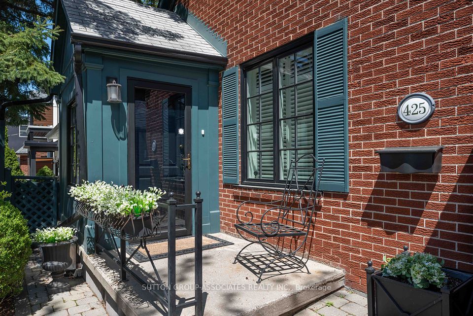 425 Arlington Avenue, Toronto, ON M6C 3A4