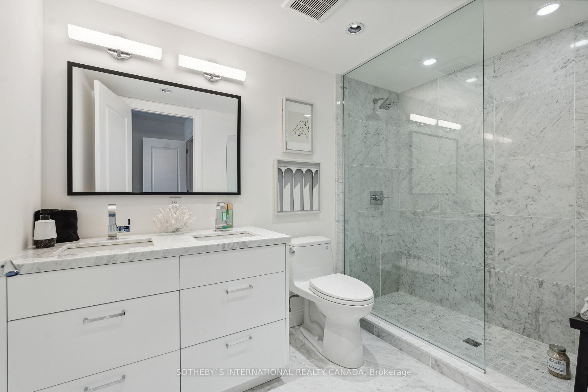 3 Bedrooms Condo at 1 Benvenuto,  Toronto For sale