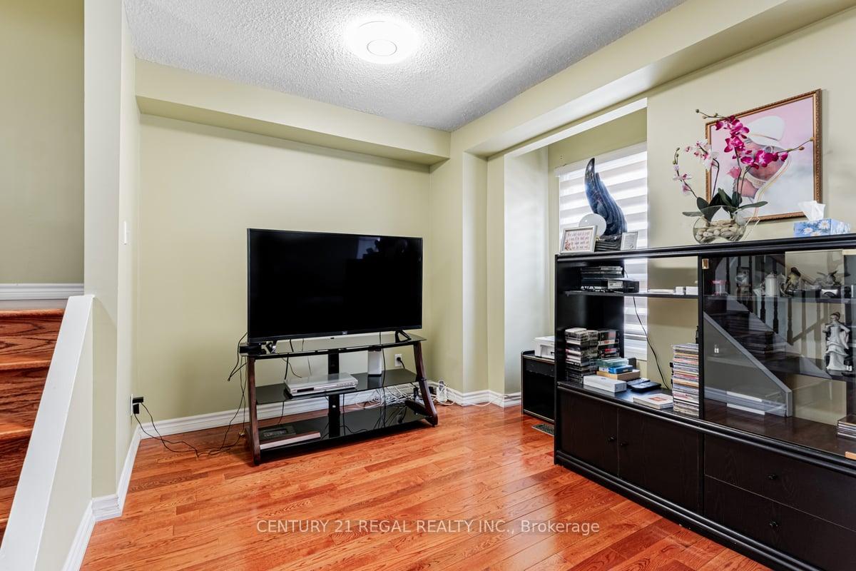 3 Bedrooms Condo at 2359 Birchmount, Toronto For sale