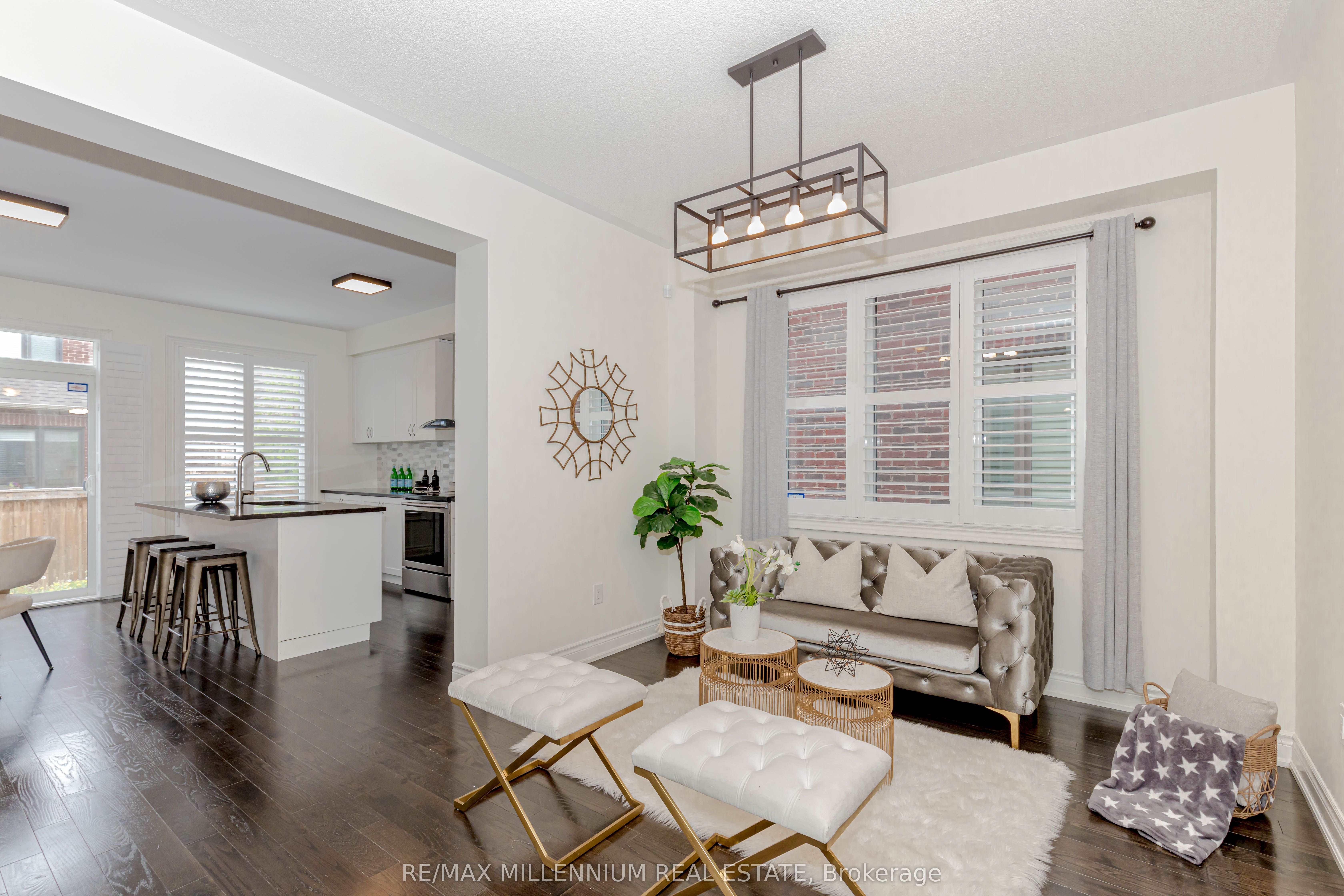 1238 Bowell Crescent