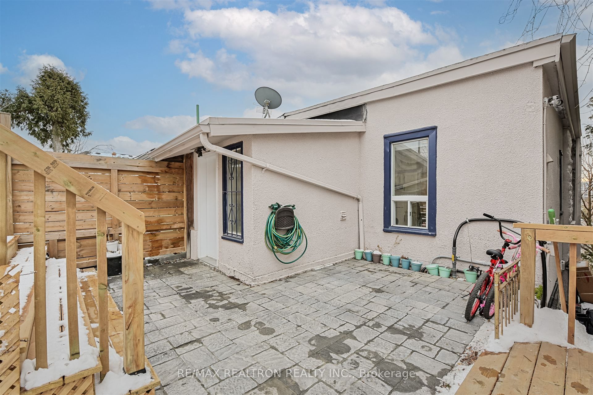 421 Silverthorn Avenue