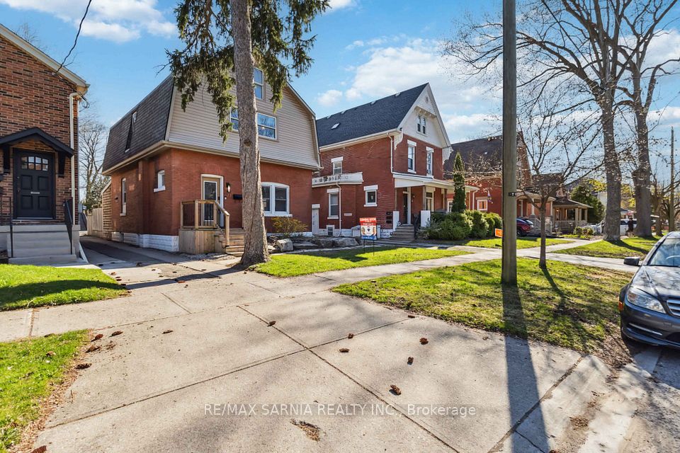 21 Victor Street, London South, ON N6C 1B8