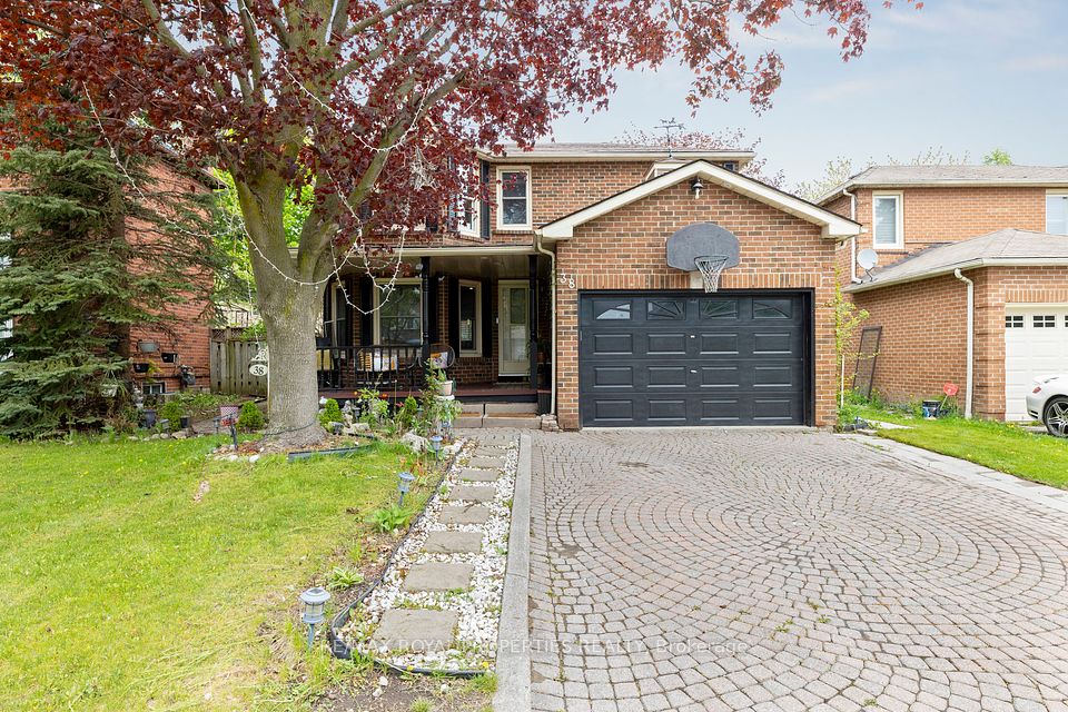 38 Ravenscroft