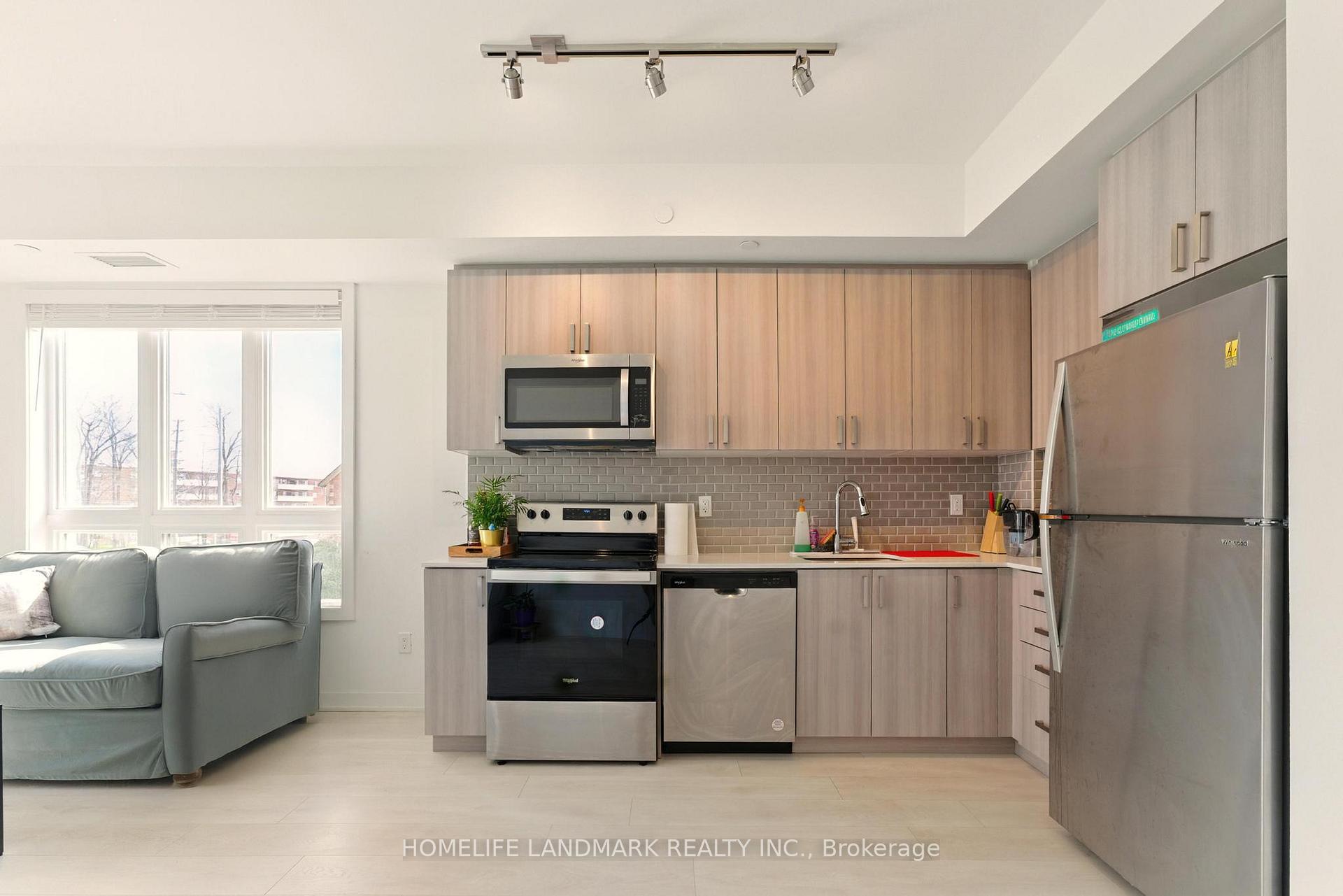 2 Bedrooms Condo at 4015 Hickory, Mississauga For sale
