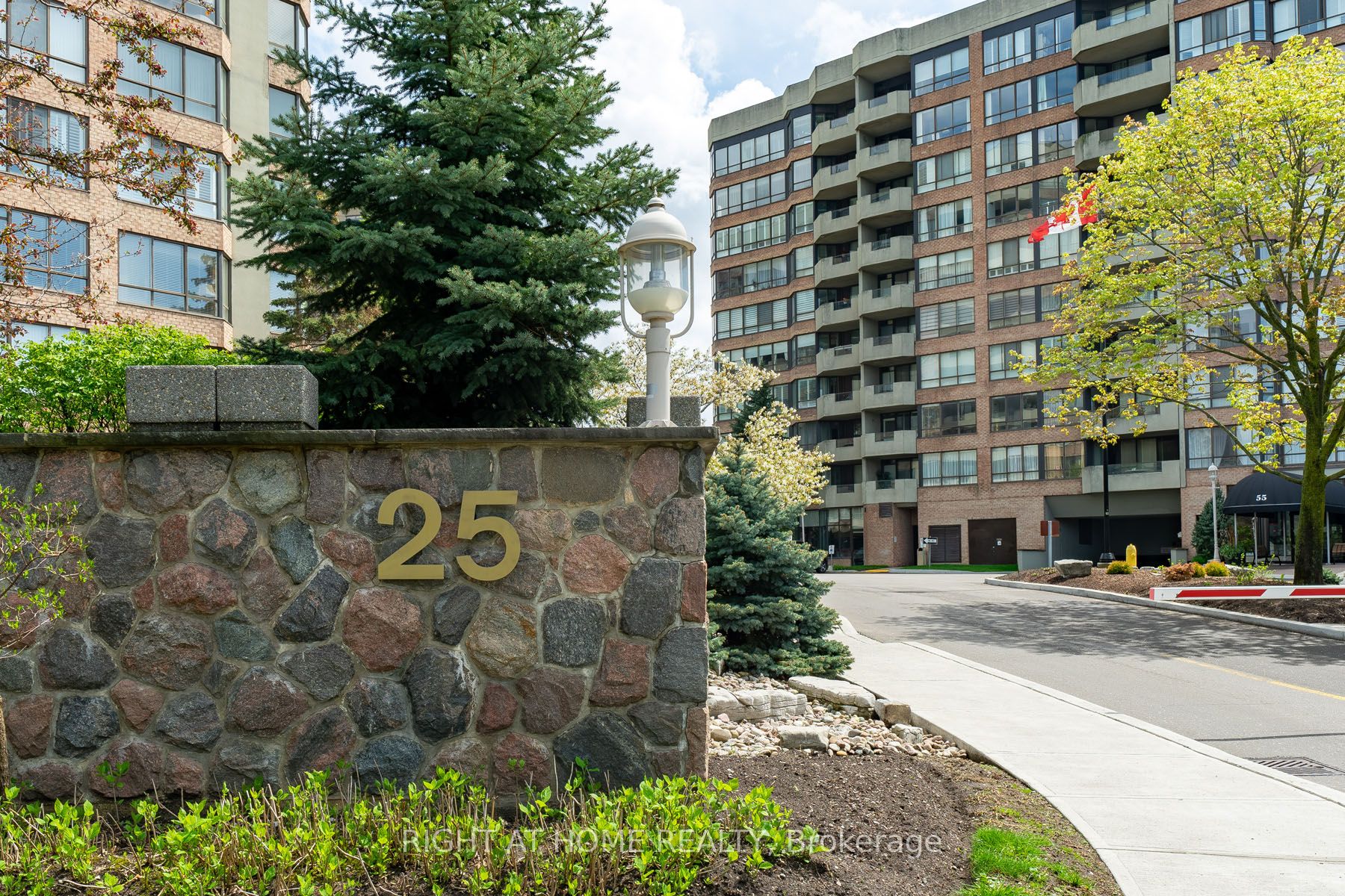 25 Austin Drive, #923