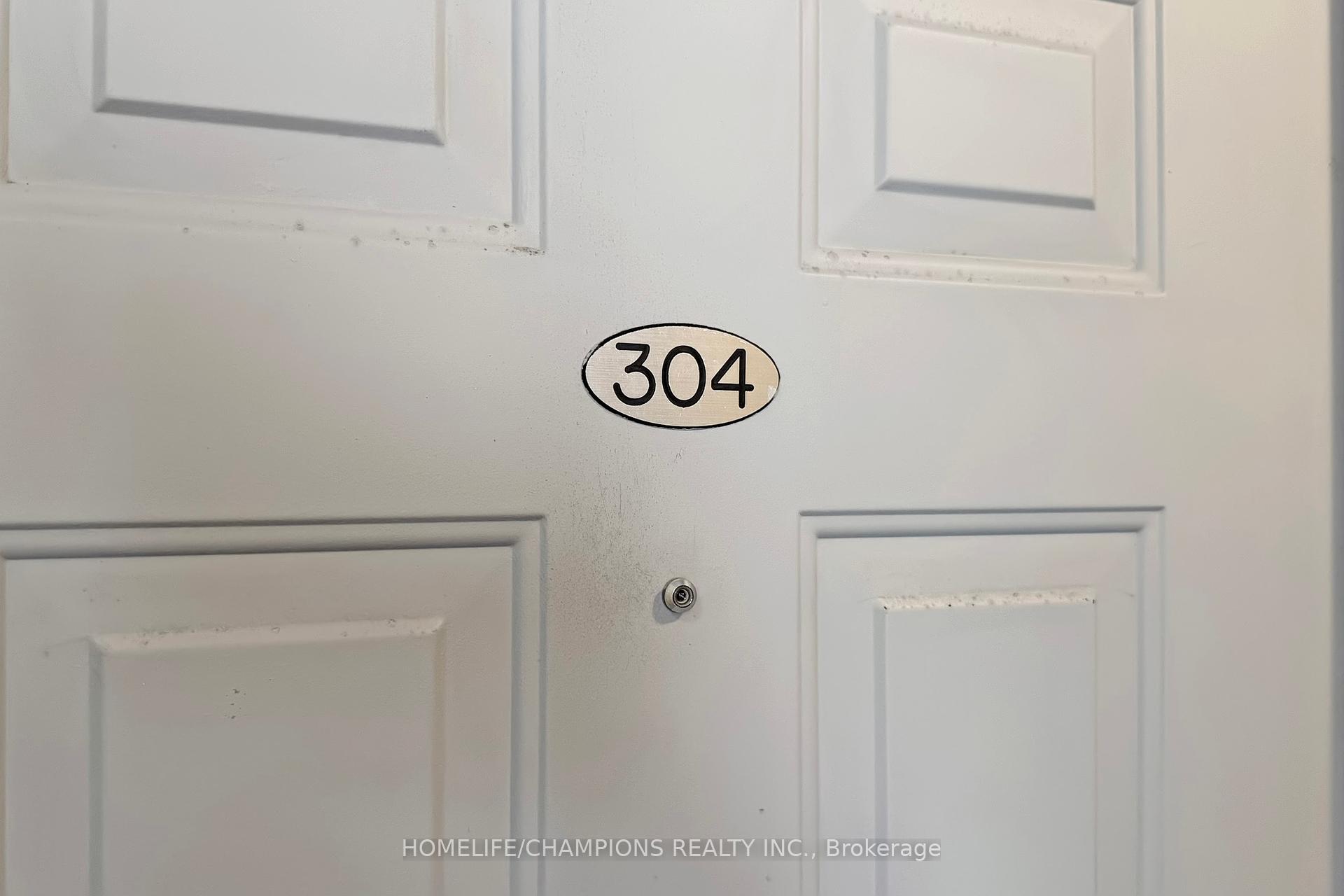 2 Bedrooms Condo at 35 Strangford, Toronto For sale