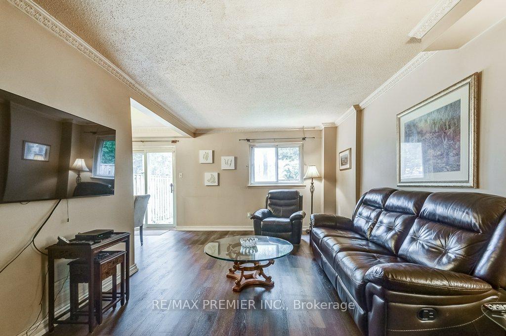 4 Bedrooms Condo at 2670 Battleford, Mississauga For sale