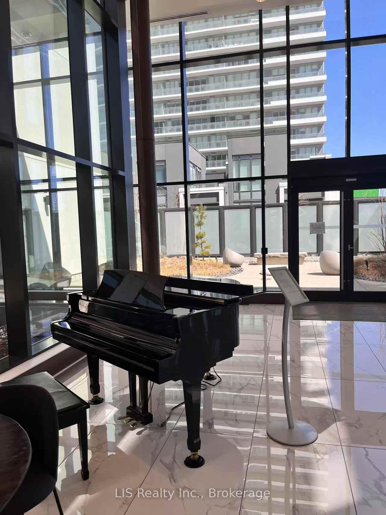 4 Bedrooms Condo at 95 Mcmahon,  Toronto For sale