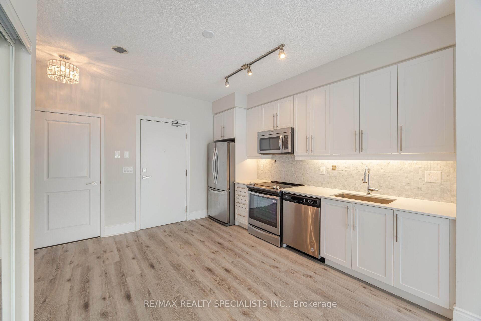 2 Bedrooms Condo at 510 Curran,  Mississauga For sale