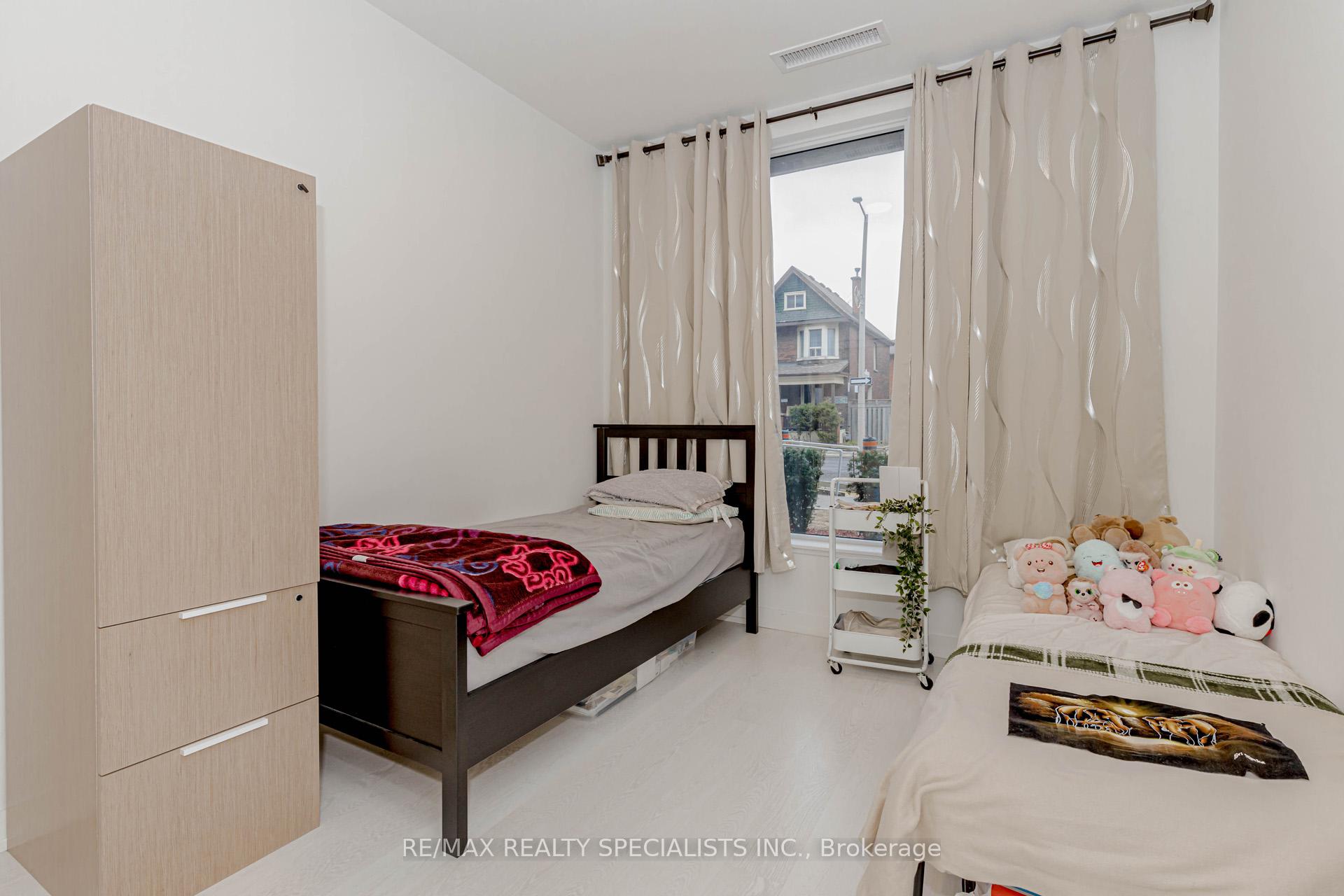 1 Bedroom Condo at 415 Main,  Hamilton For sale