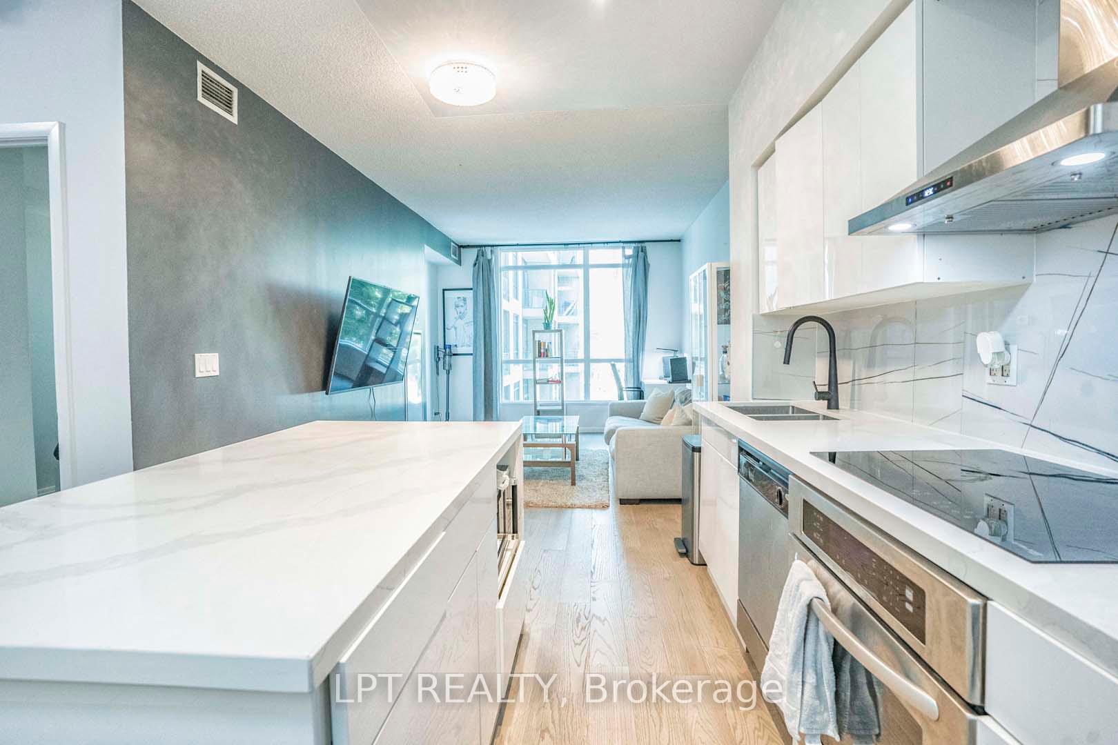 2 Bedrooms Condo at 215 Fort York, Toronto For sale