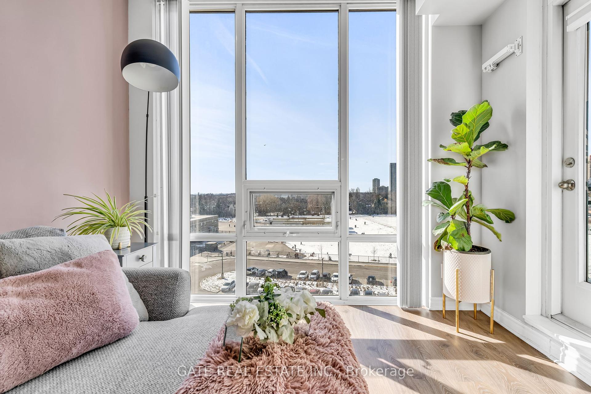 2 Bedrooms Condo at 3525 Kariya, Mississauga For sale