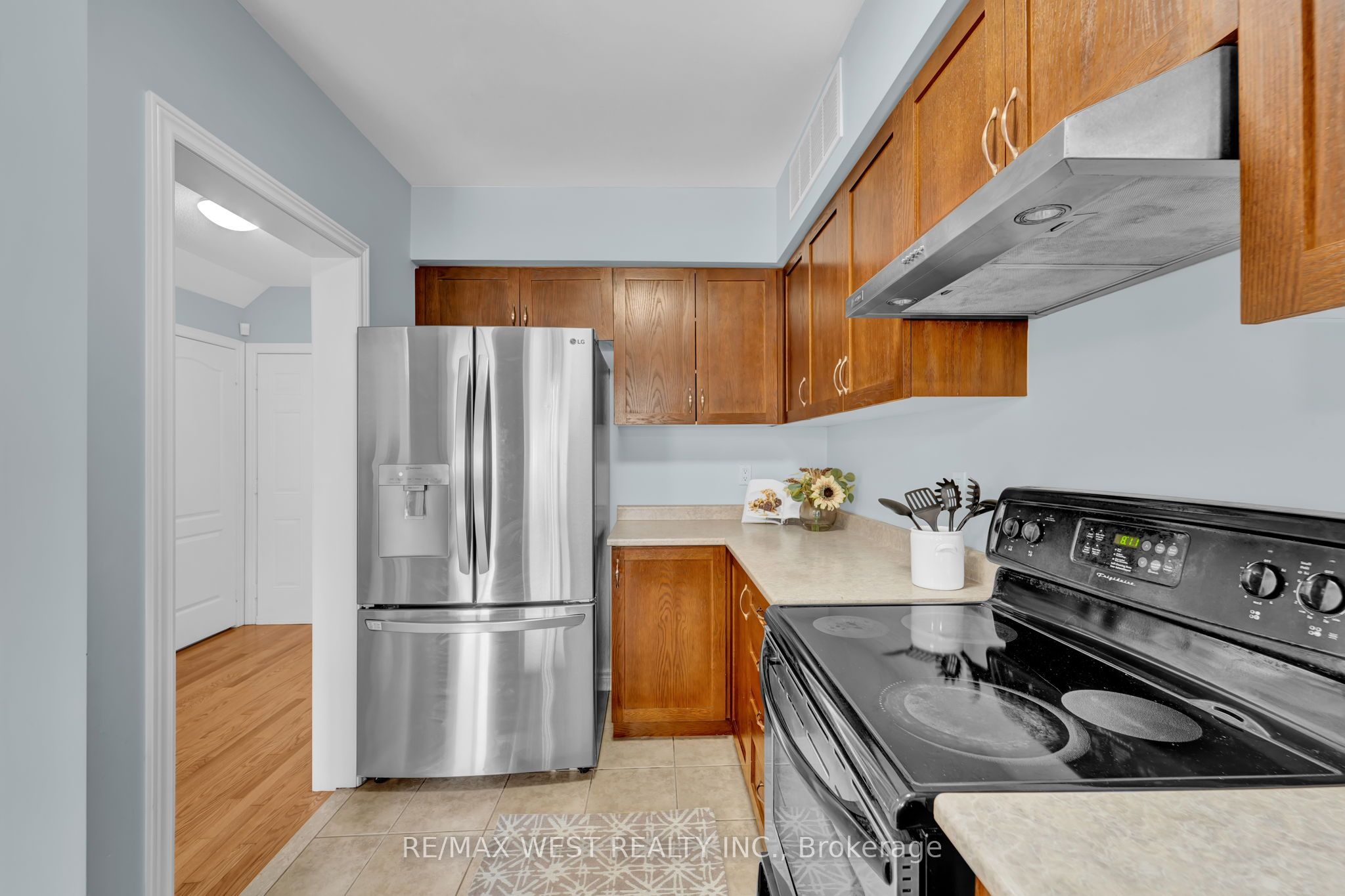 121 Carrier Crescent, Vaughan, ON L6A 0T6