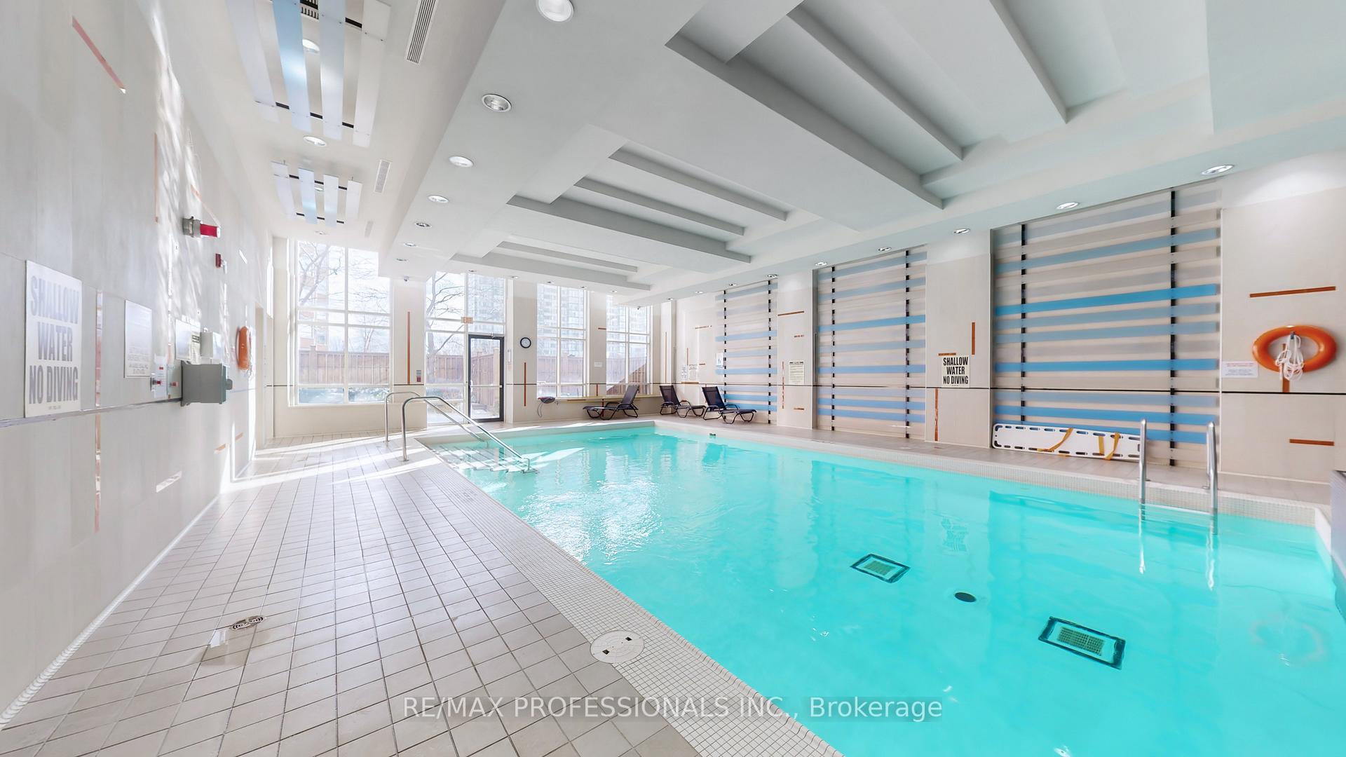 2 Bedrooms Co-op at 310 Burnhamthorpe, Mississauga For sale