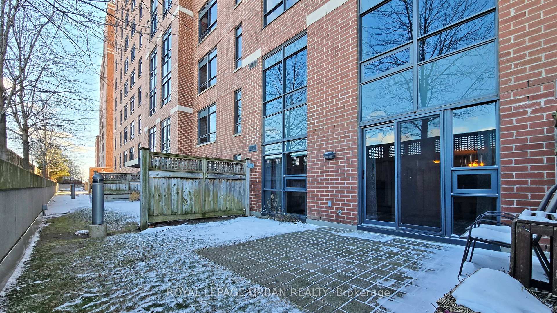 2 Bedrooms Condo at 60 Heintzman, Toronto For sale