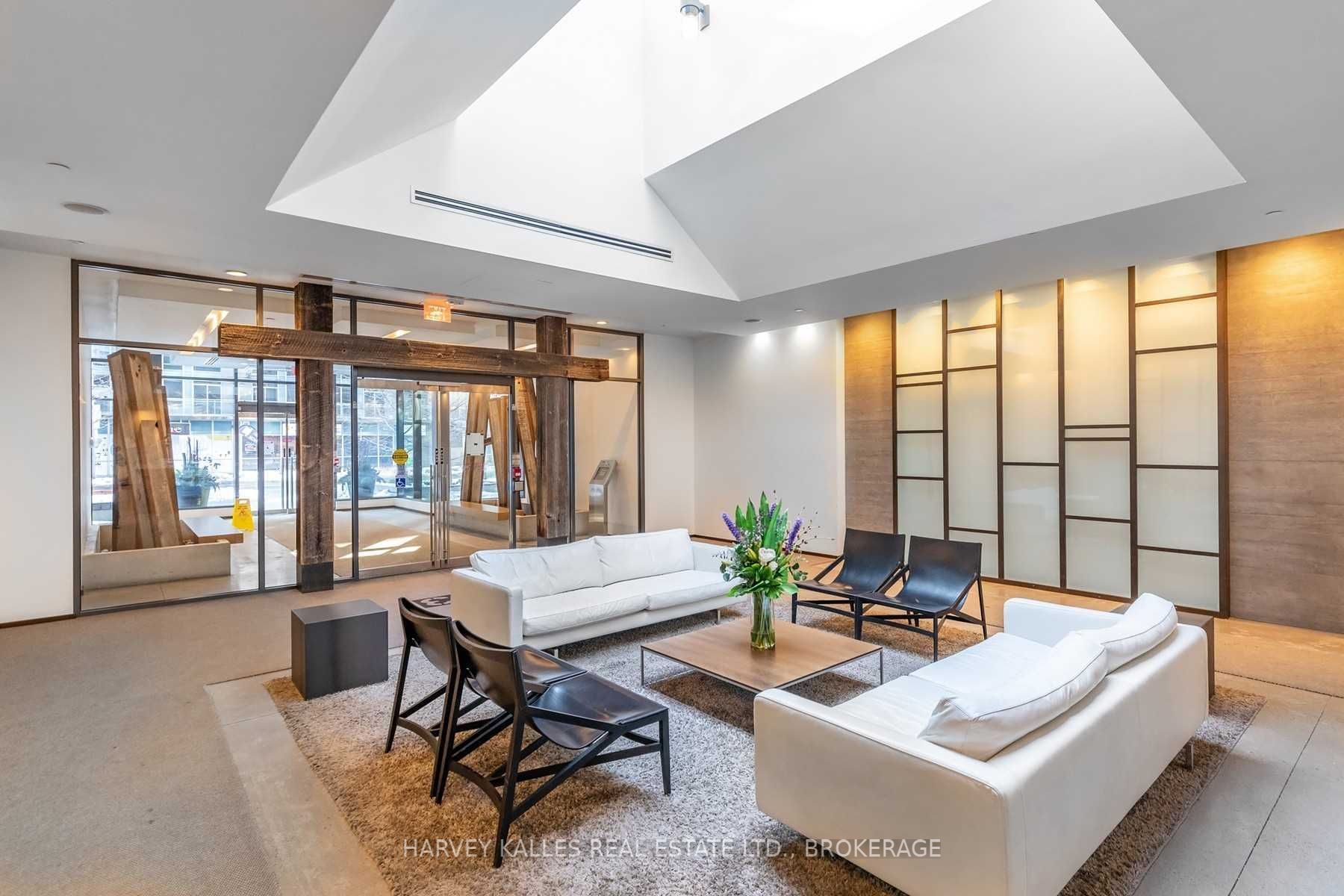 1030 King Street W 1002