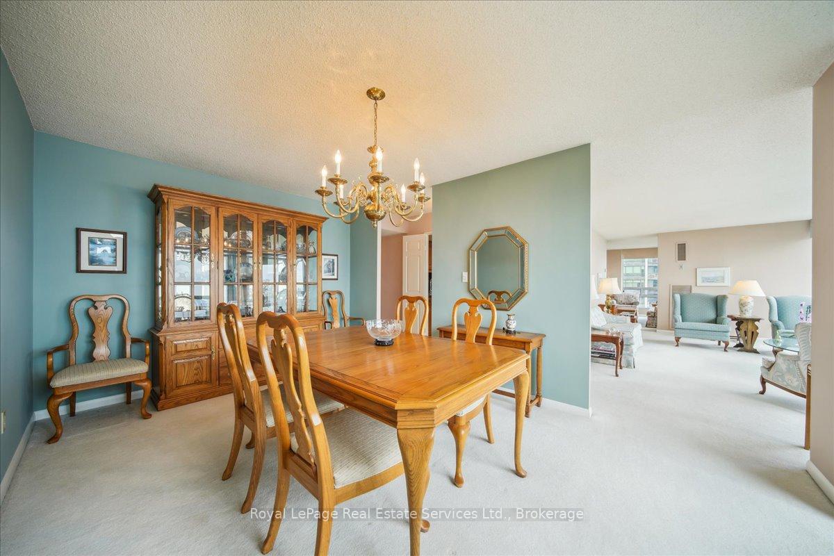 2 Bedrooms Condo at 2180 Marine, Oakville For sale