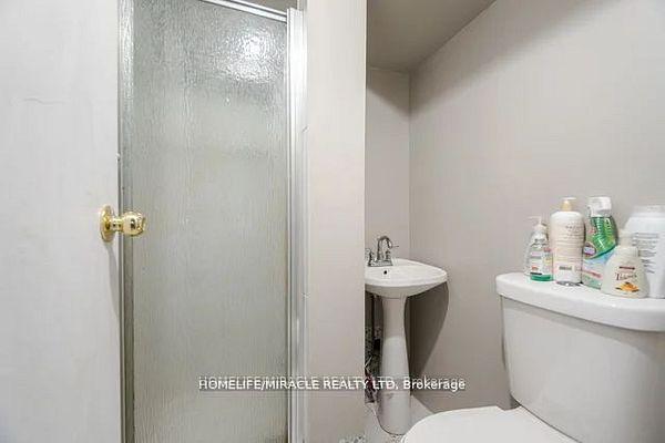 4 Bedrooms Condo at 7080 Copenhagen, Mississauga For sale