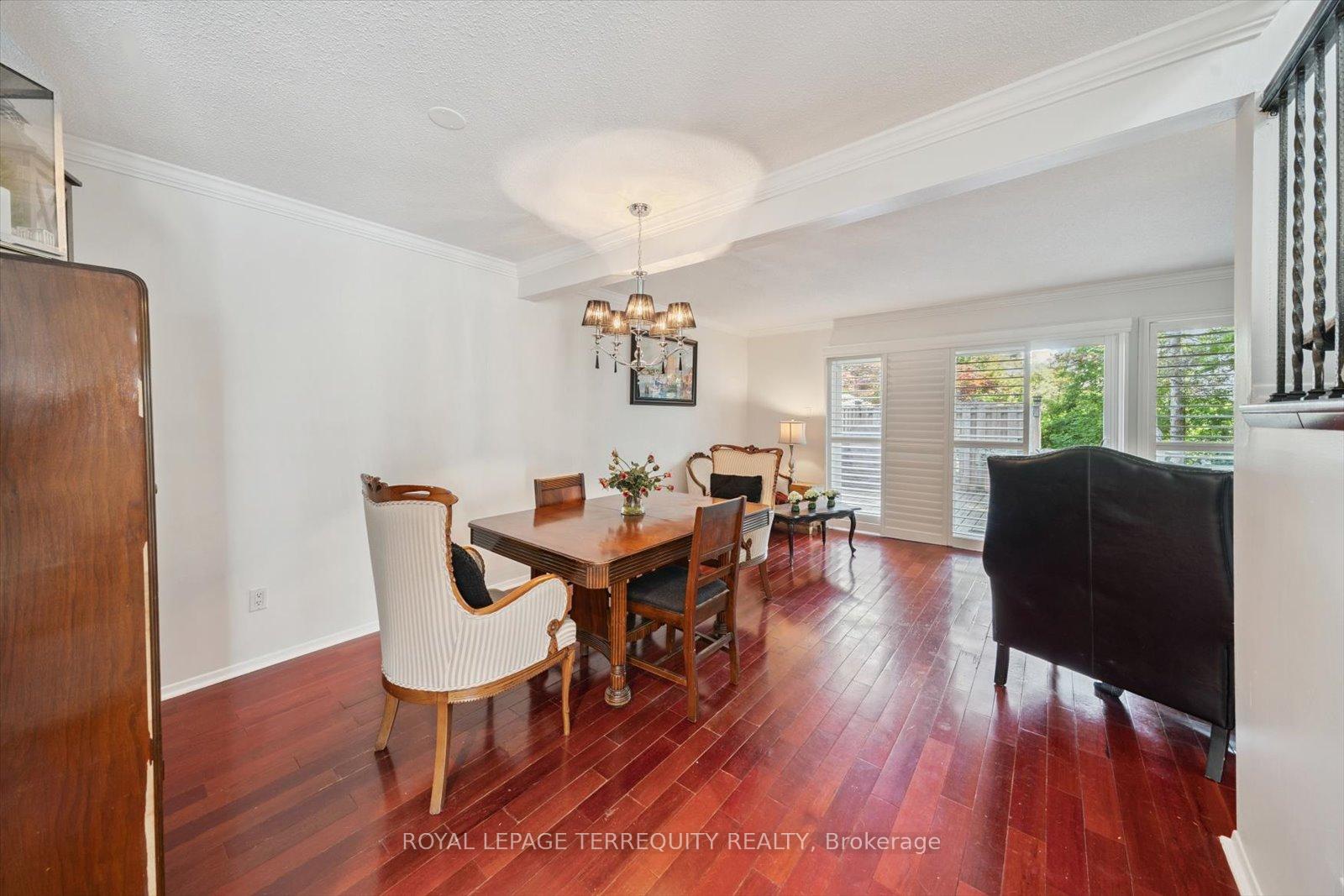 4 Bedrooms Condo at 1825 Hyde Mill, Mississauga For sale