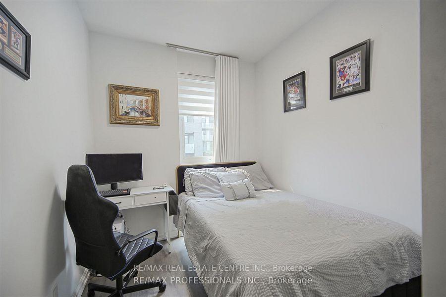 3 Bedrooms Condo at 15 Brin, Toronto For sale