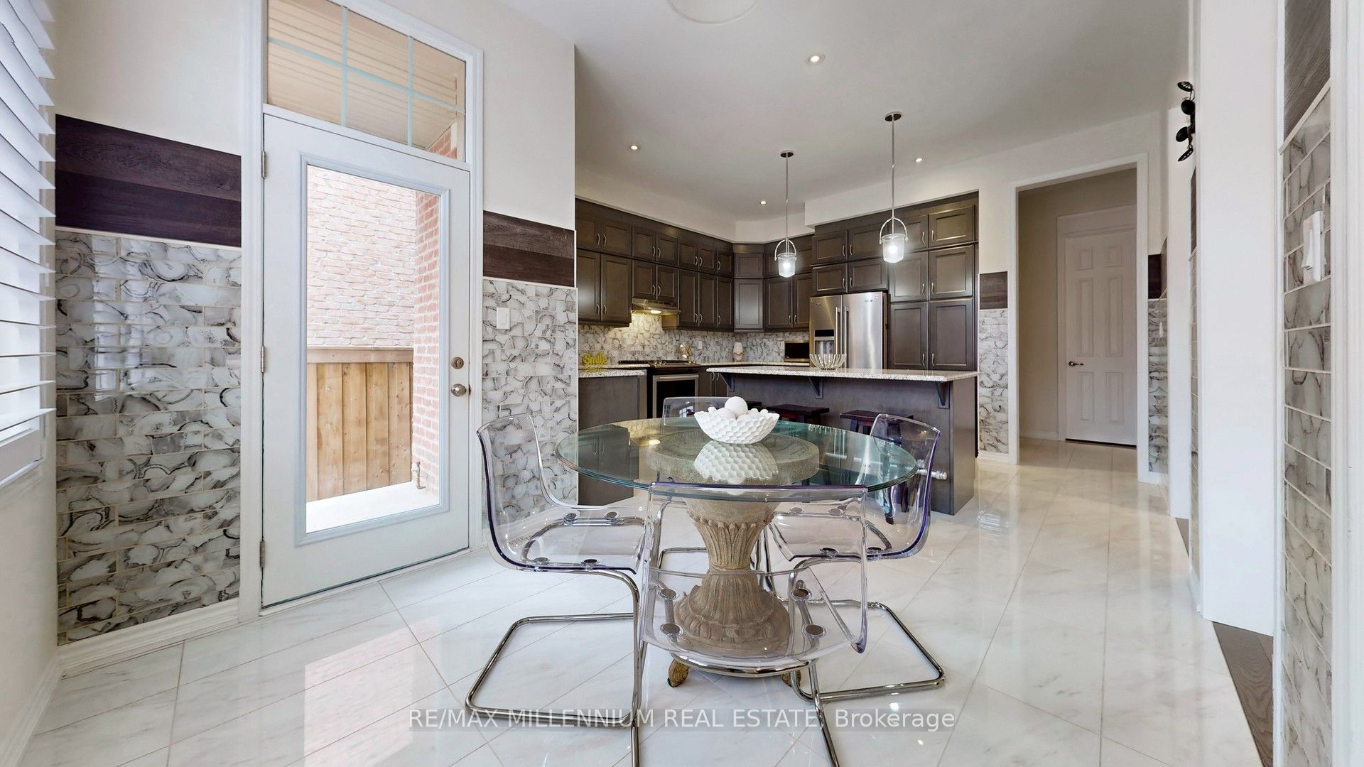 139 Pierre Berton Boulevard