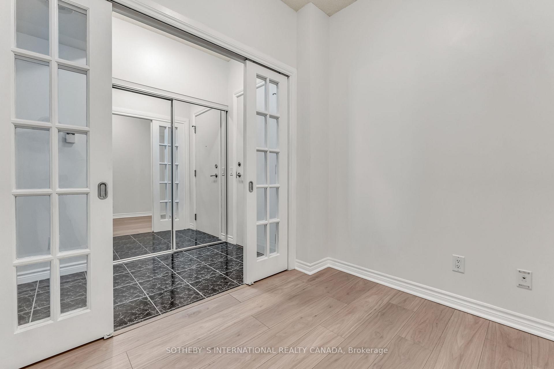 3 Bedrooms Condo at 5233 Dundas,  Toronto For sale