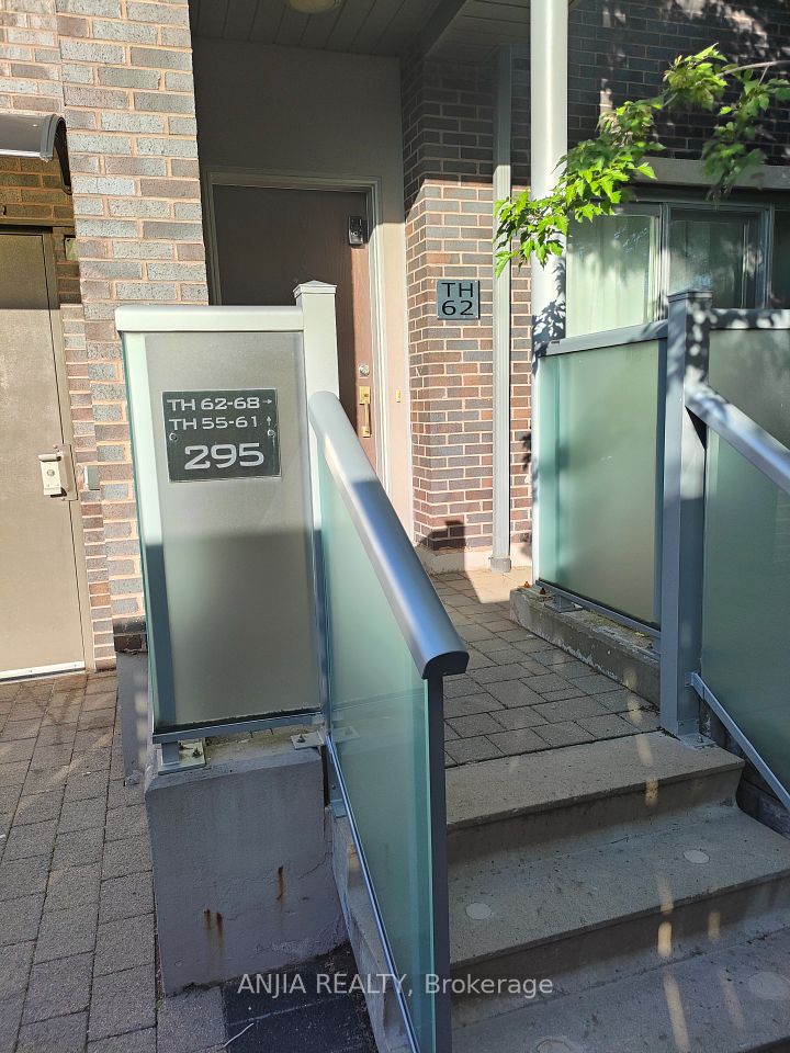 #62 - 295 Village Green Square, Toronto, ON M1S 0L2