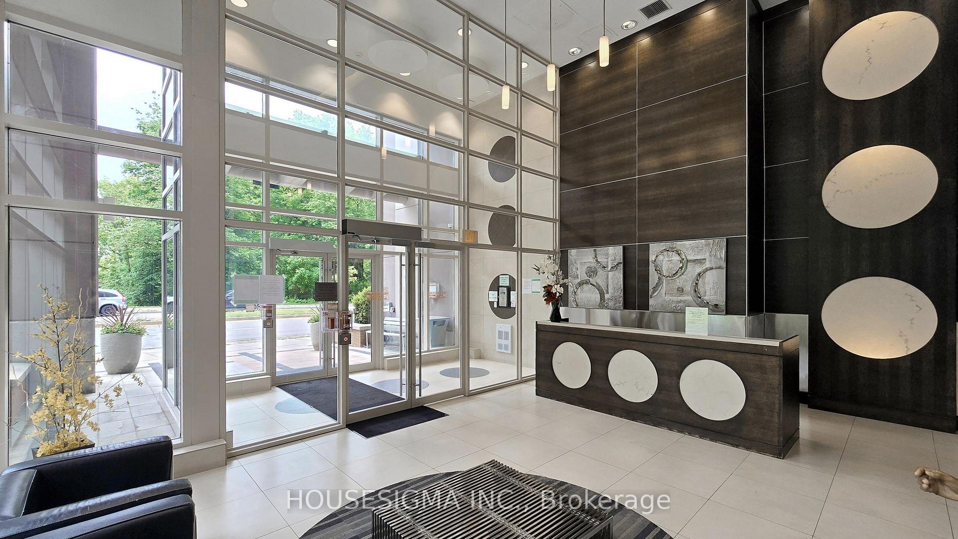 2 Bedrooms Condo at 190 Borough, Toronto For sale