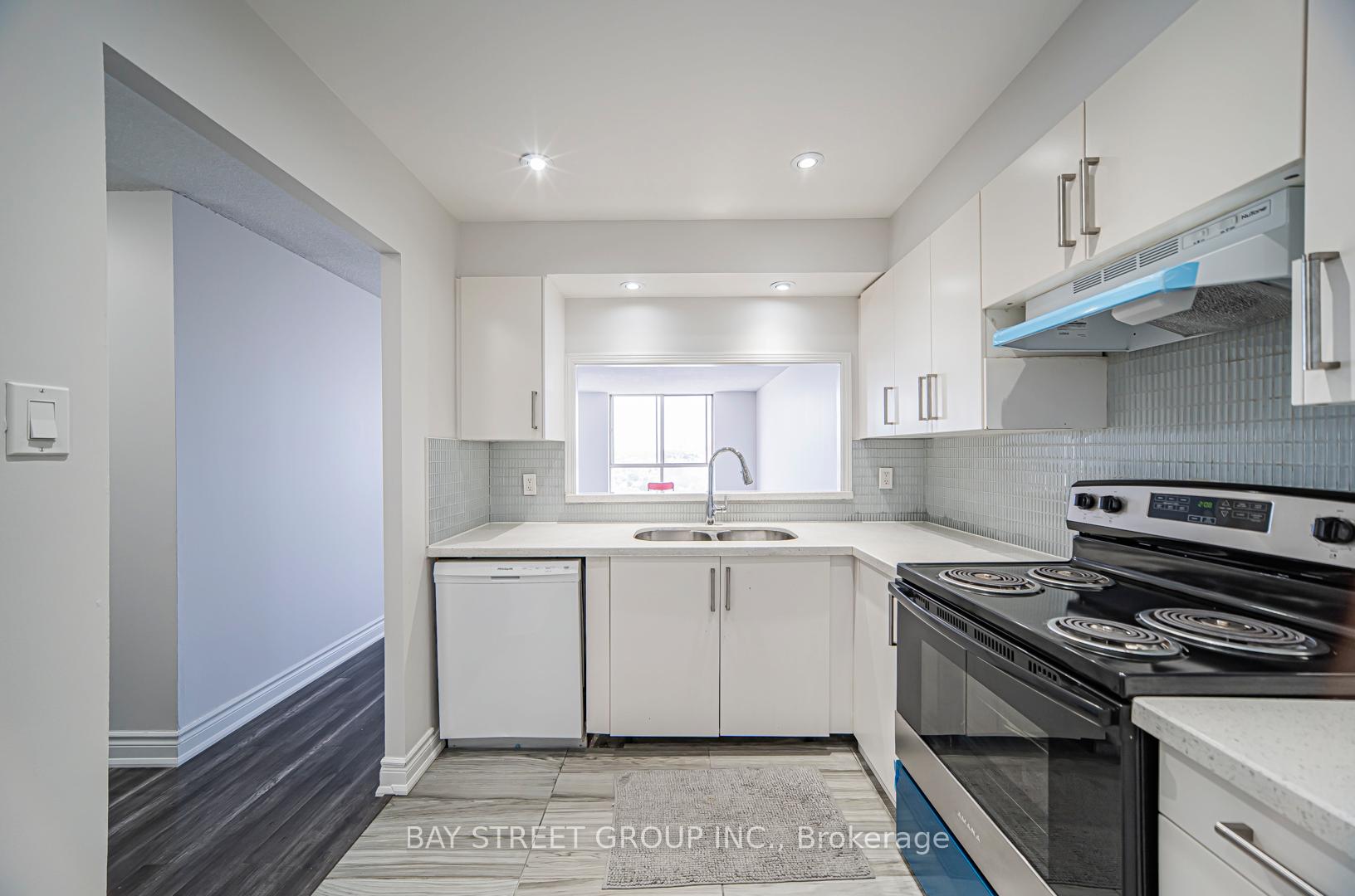 3 Bedrooms Condo at 2470 Eglinton, Toronto For sale