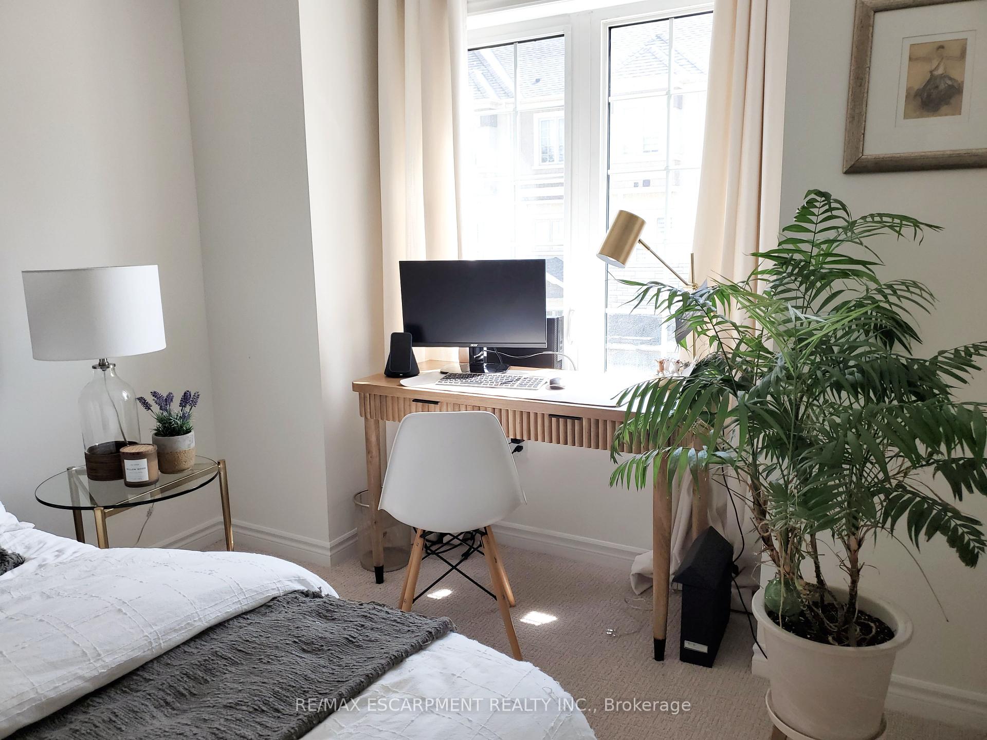 3 Bedrooms Condo at 305 Garner, Hamilton For sale