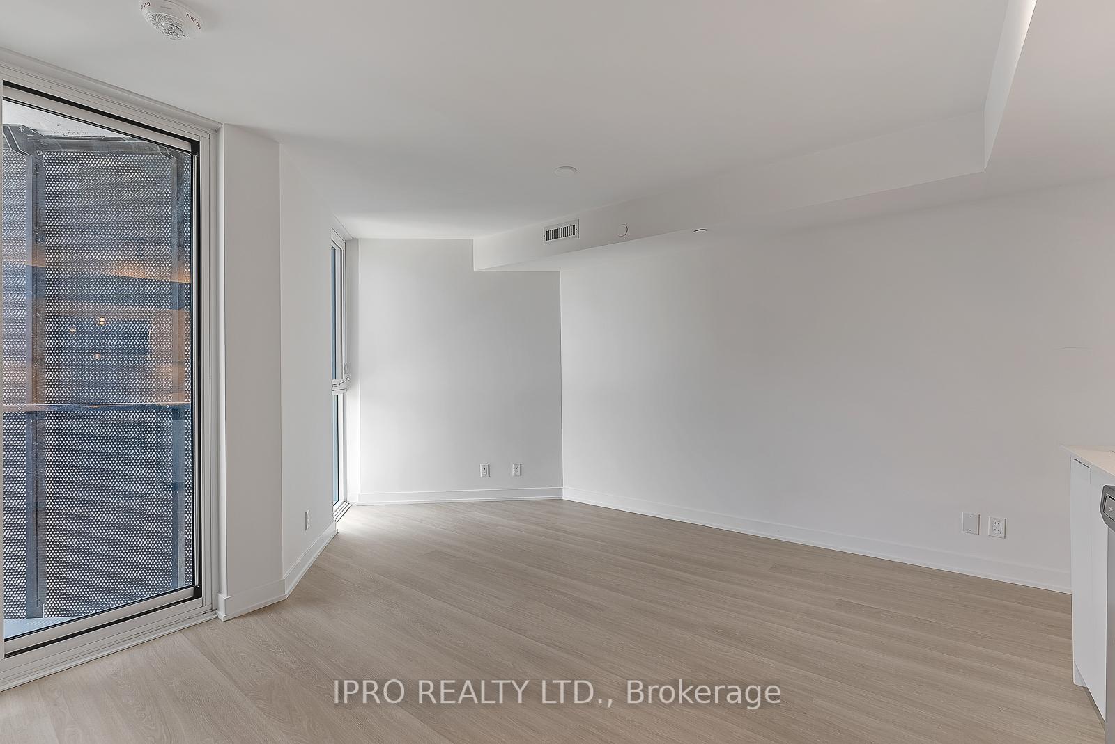 1 Bedroom Condo at 30 Tretti, Toronto For sale