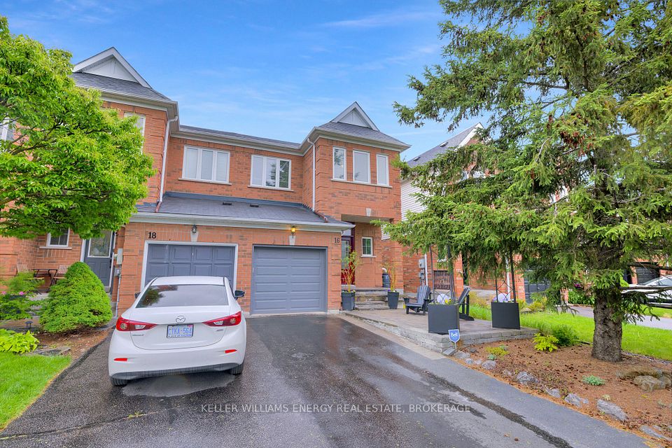 16 Blacksmith Lane, Whitby, ON L1P 1N2